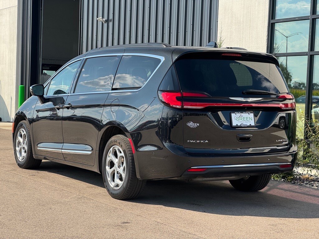 2022 Chrysler Pacifica Limited photo 3