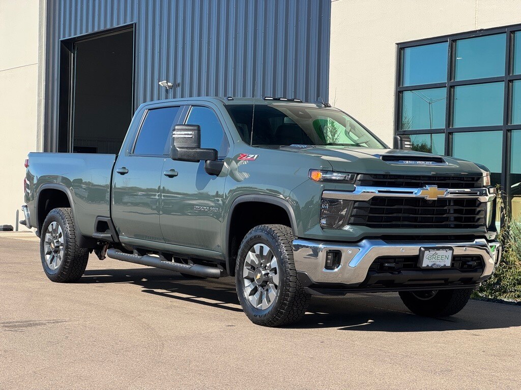 2025 Chevrolet Silverado 2500HD LT photo 4