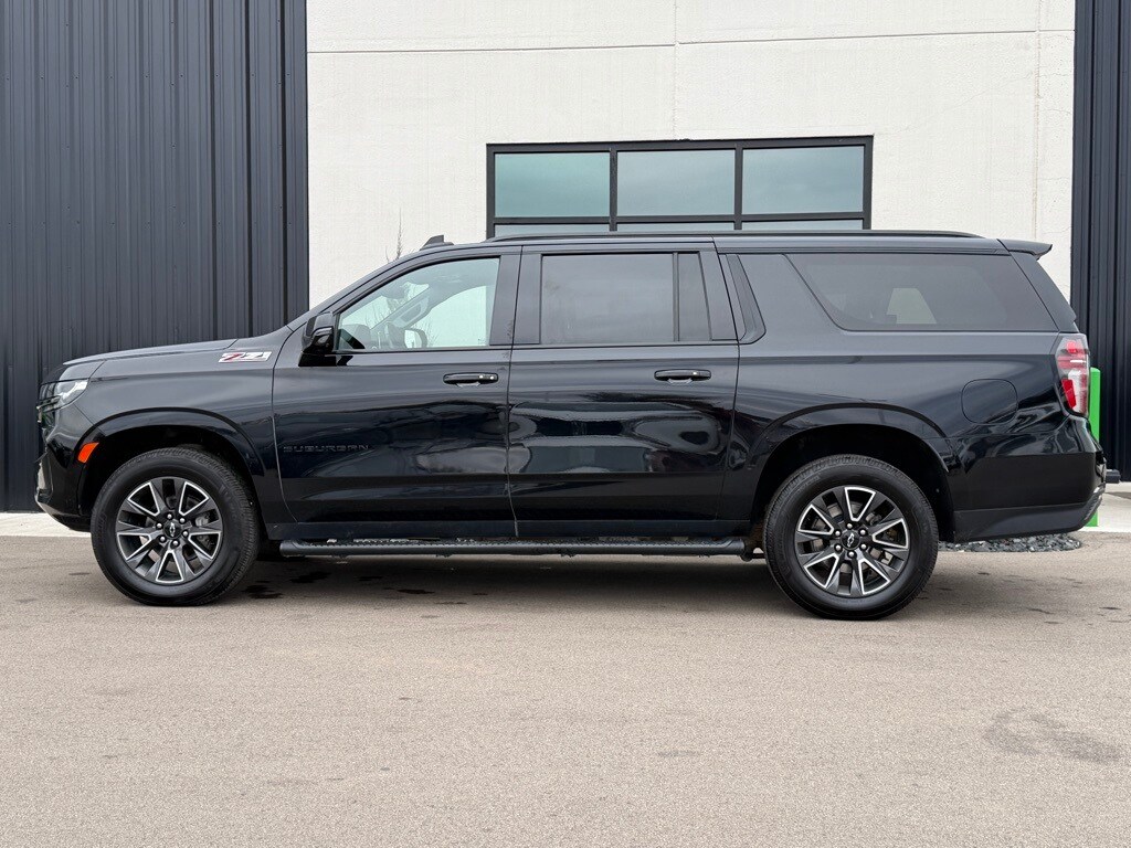 2022 Chevrolet Suburban Z71 photo 2