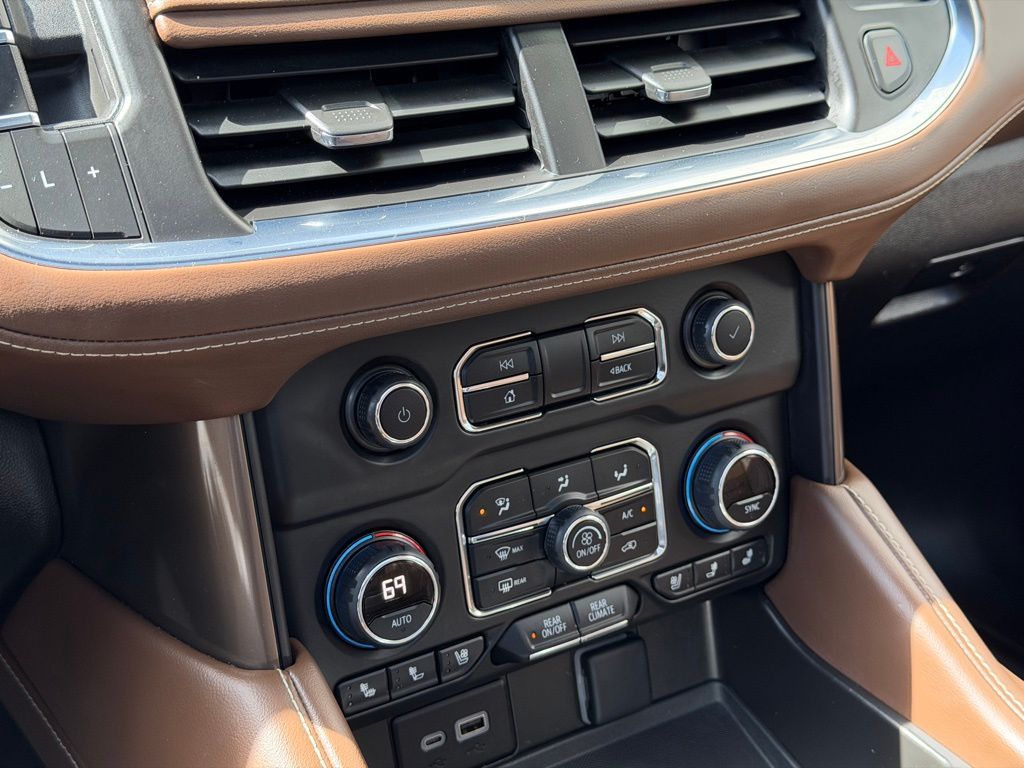 2023 Chevrolet Suburban High Country - Photo 12