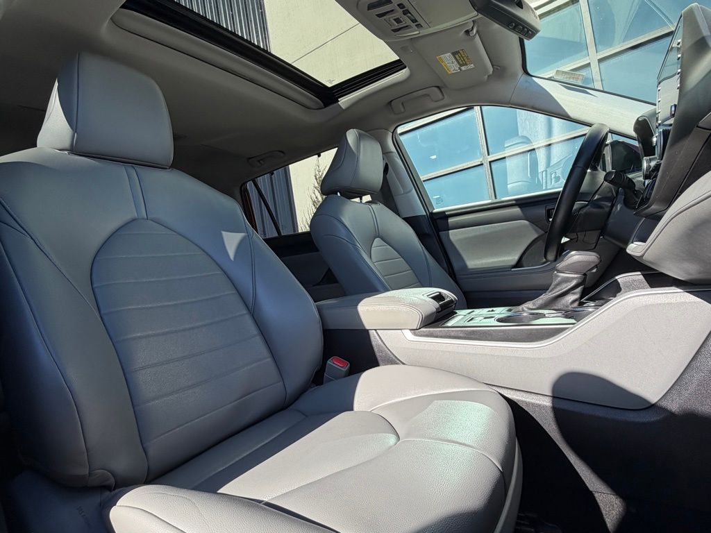 2022 Toyota Highlander XLE - Photo 21