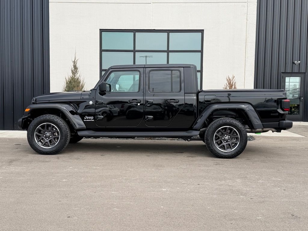 Used 2022 Jeep Gladiator Overland Truck Crew Cab