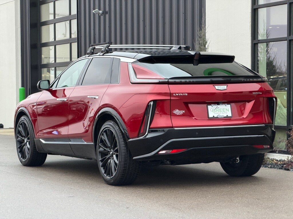 2025 Cadillac Lyriq Luxury photo 3