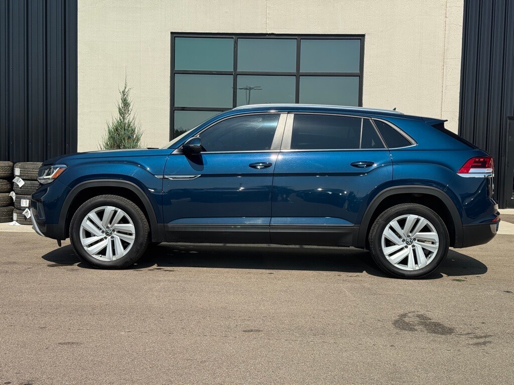2023 Volkswagen Atlas Cross Sport V6 SE Technology photo 2