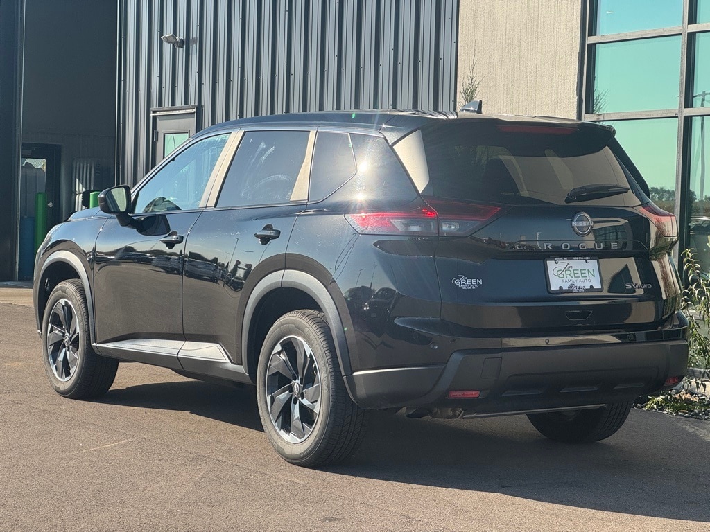 2024 Nissan Rogue SV photo 2