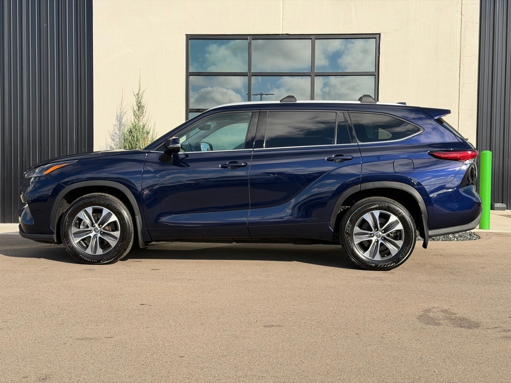 Used 2022 Toyota Highlander XLE SUV