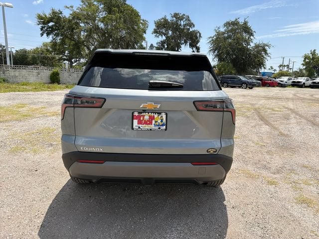 2027 Chevrolet Equinox LT - Photo 11