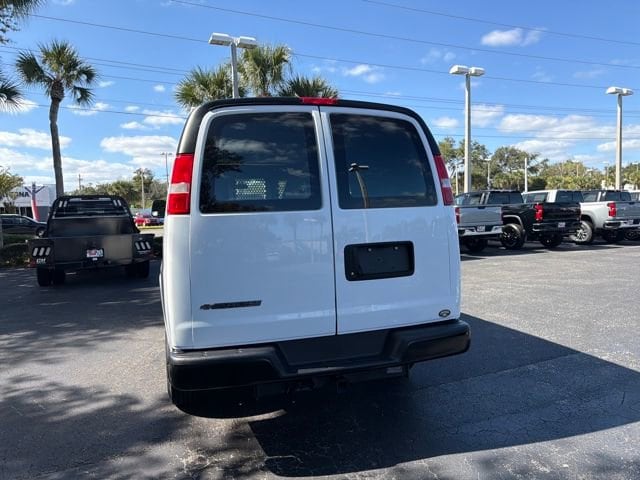 2024 Chevrolet Express Cargo Work Van - Photo 8