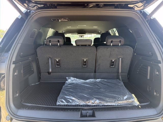 2027 Chevrolet Traverse LT - Photo 12