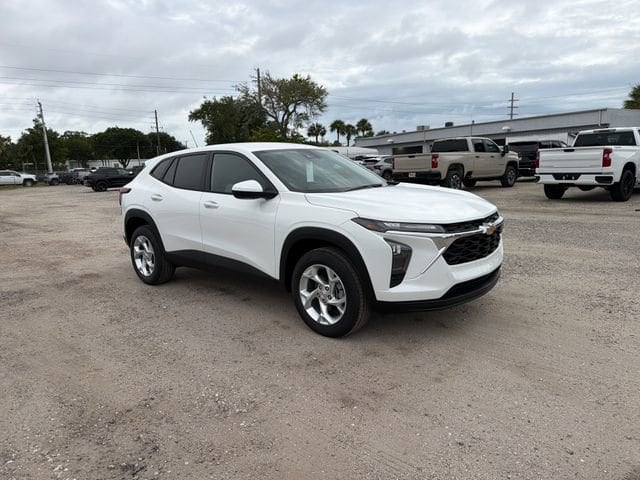 2026 Chevrolet Trax LS - Photo 17