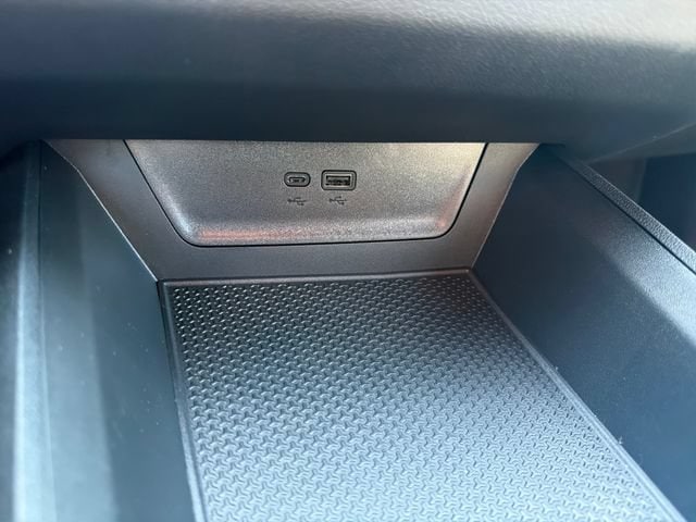 2027 Chevrolet Equinox LT - Photo 28