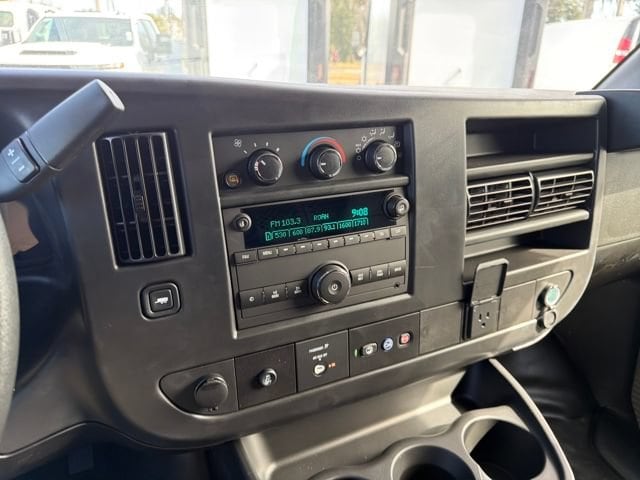 2025 Chevrolet Express Cargo Work Van - Photo 25