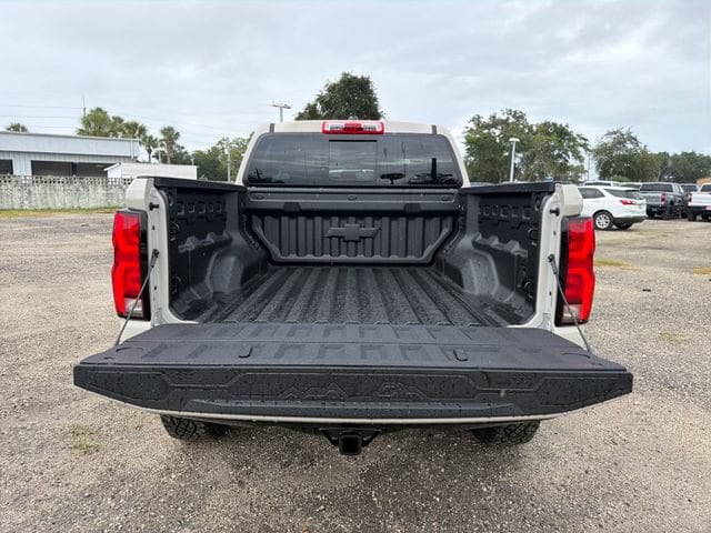 2026 Chevrolet Colorado ZR2 - Photo 12
