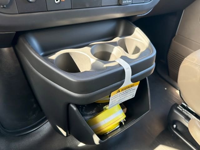 2024 Chevrolet Express Cargo Work Van - Photo 24