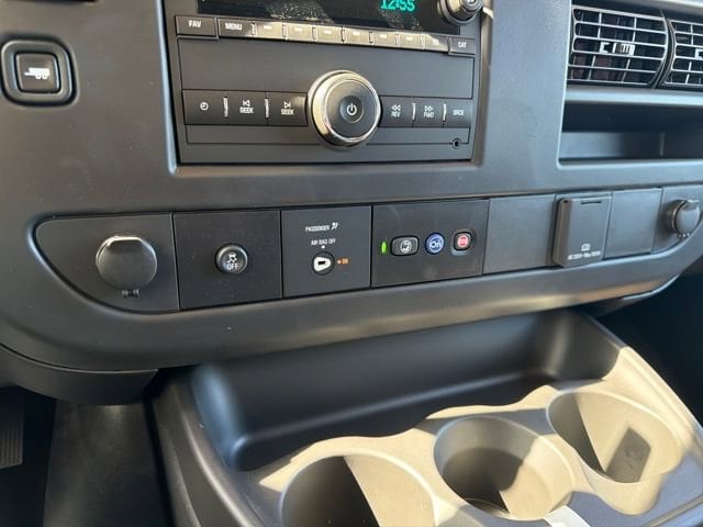 2024 Chevrolet Express Cargo Work Van - Photo 23