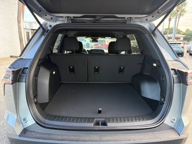 2027 Chevrolet Equinox LT - Photo 11