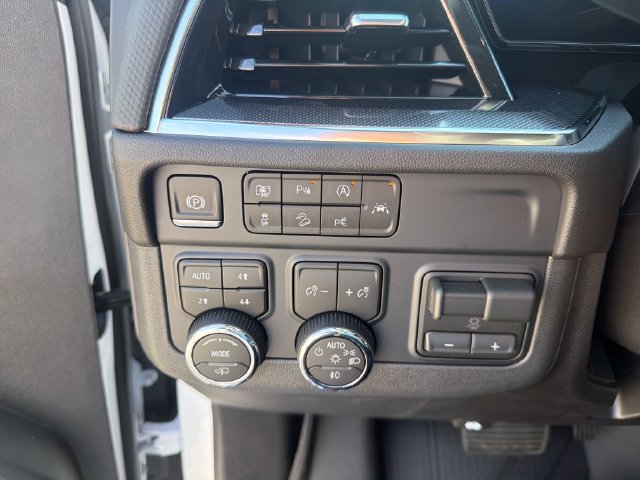 2026 Chevrolet Suburban RST - Photo 26