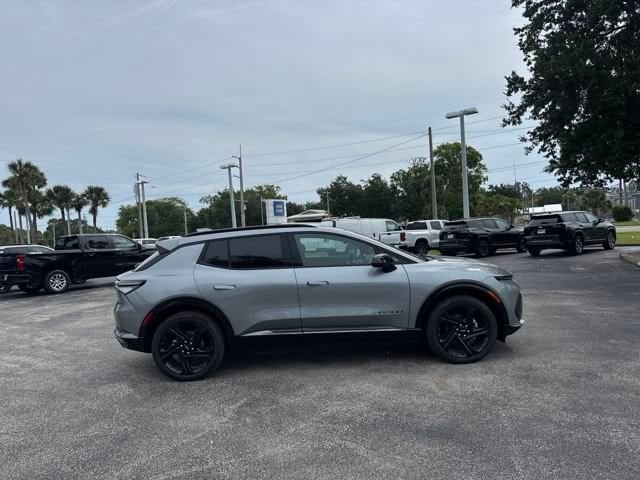 2025 Chevrolet Equinox EV RS - Photo 17