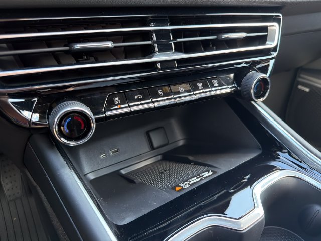 2027 Chevrolet Traverse RS - Photo 31
