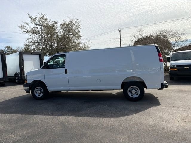 2025 Chevrolet Express Cargo Work Van - Photo 8