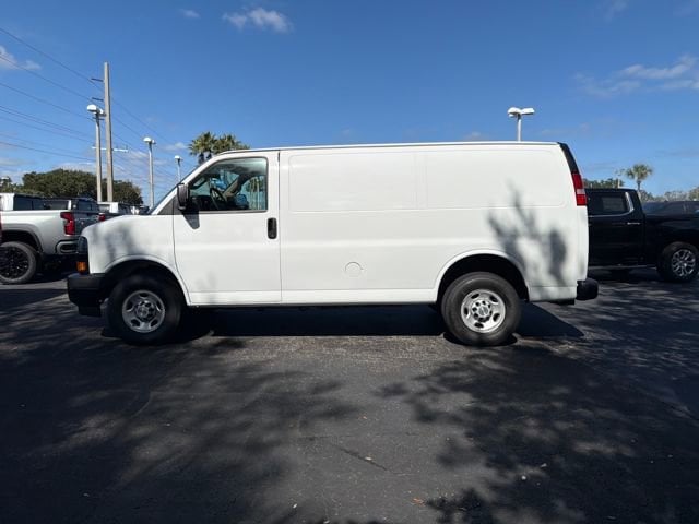 2024 Chevrolet Express Cargo Work Van - Photo 6