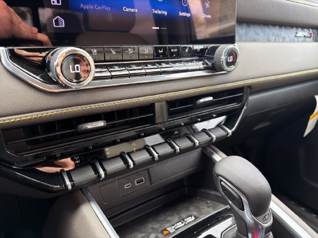 2026 Chevrolet Colorado ZR2 - Photo 25