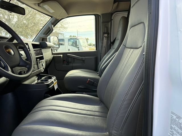 2025 Chevrolet Express Cargo Work Van - Photo 20