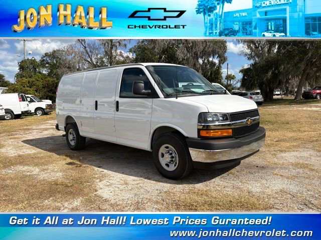 2026 Chevrolet Express 3500 Work Van HD's photo