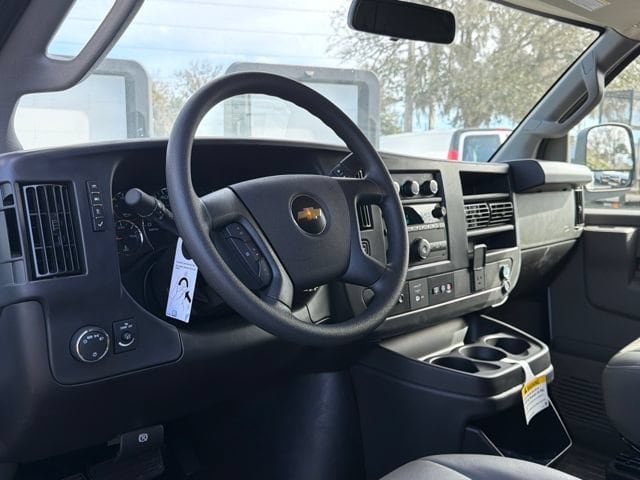 2025 Chevrolet Express Cargo Work Van - Photo 22