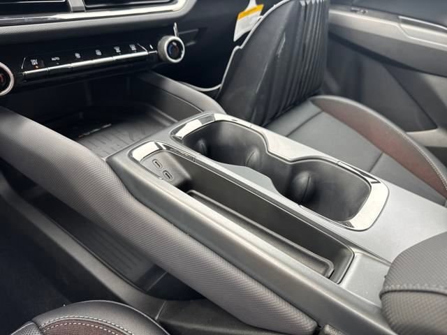 2025 Chevrolet Equinox EV RS - Photo 30