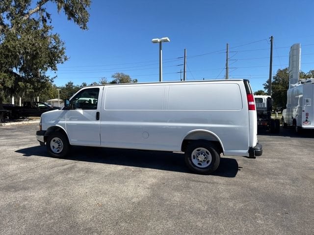 2025 Chevrolet Express Cargo Work Van - Photo 6