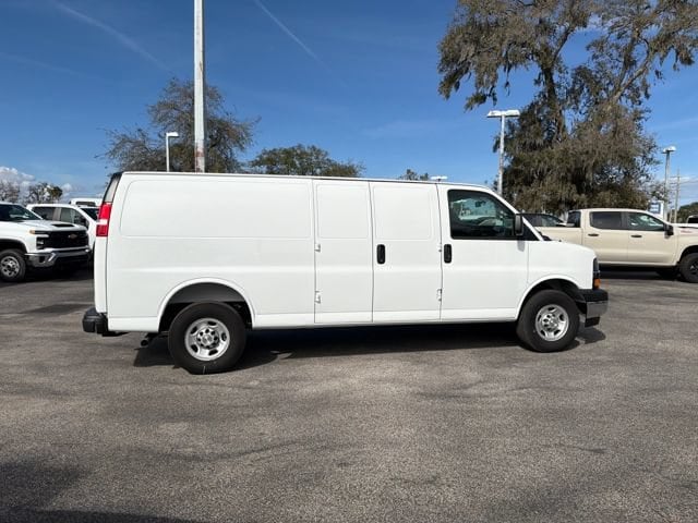 2025 Chevrolet Express Cargo Work Van - Photo 16