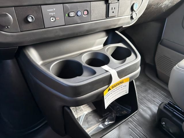 2025 Chevrolet Express Cargo Work Van - Photo 27