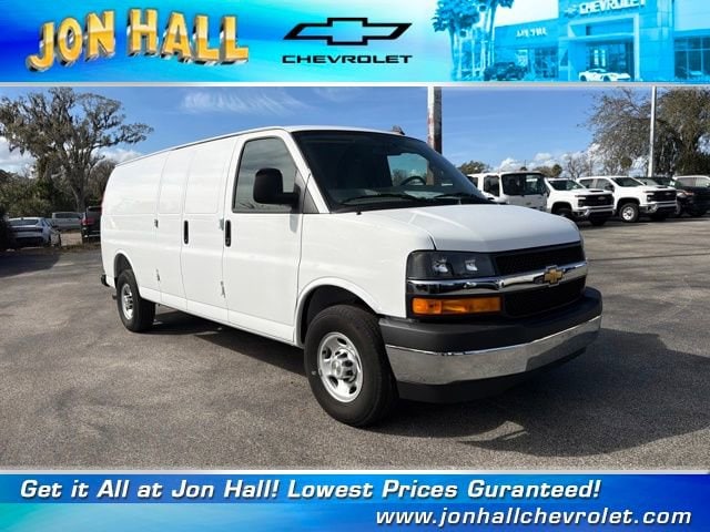 2025 Chevrolet Express 2500 Extended Work Van HD's photo