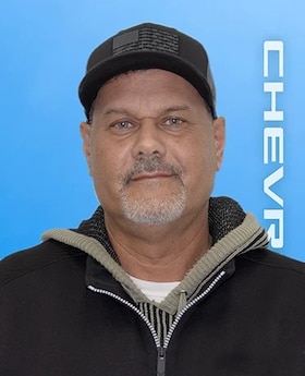 Staff member  Kenny Nieves from ID_72748c