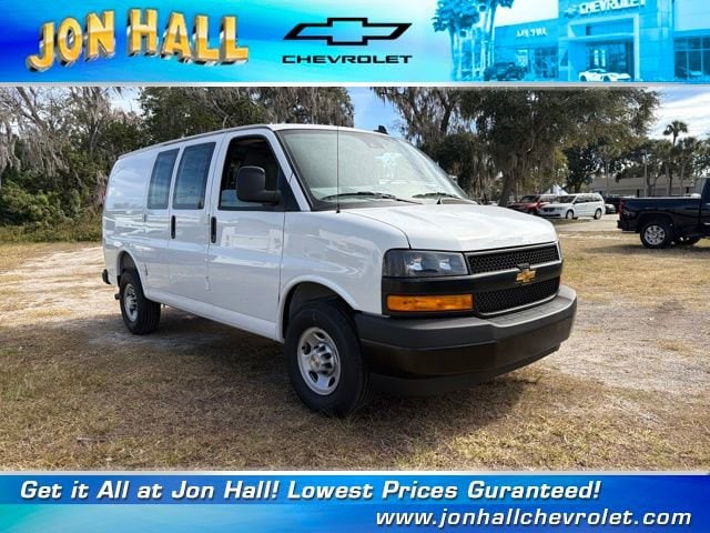 2025 Chevrolet Express 2500 Work Van HD's photo
