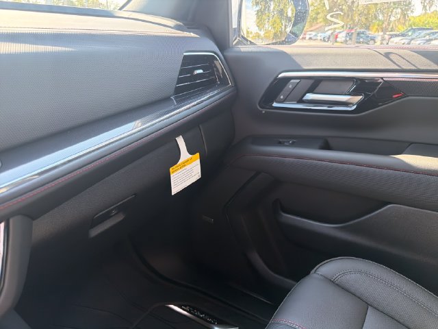 2026 Chevrolet Suburban RST - Photo 31