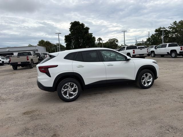 2026 Chevrolet Trax LS - Photo 13