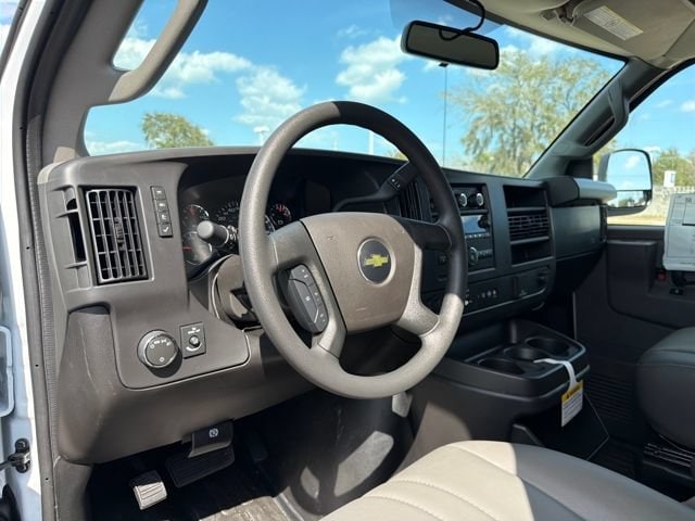 2026 Chevrolet Express Cargo Work Van - Photo 25