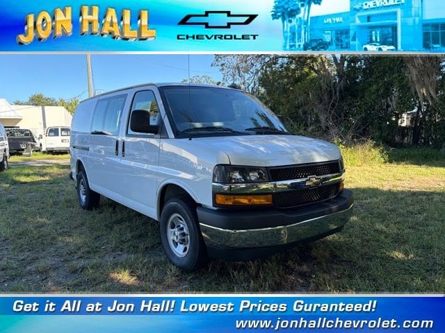 2025 Chevrolet Express 2500 Work Van HD's photo