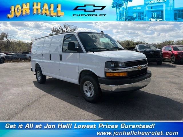 2026 Chevrolet Express 2500 Work Van HD's photo