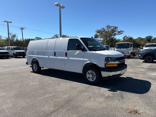 2025 Chevrolet Express Cargo Work Van - Photo 18