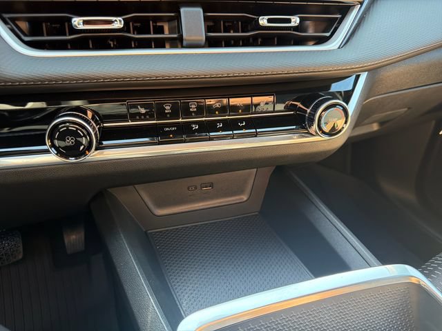 2027 Chevrolet Equinox LT - Photo 27