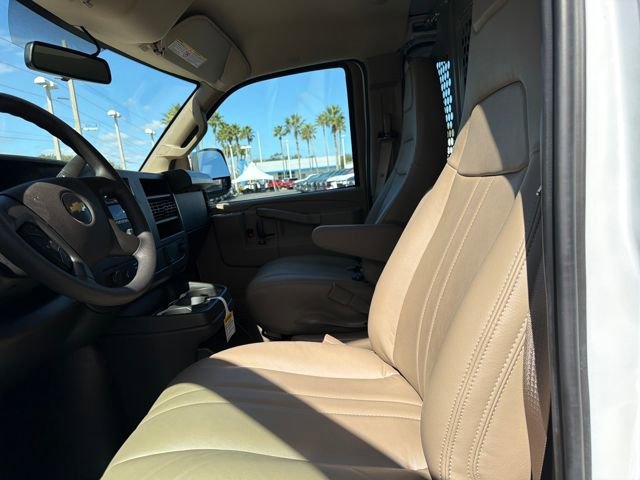 2024 Chevrolet Express Cargo Work Van - Photo 17