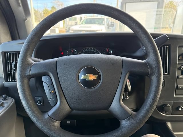 2025 Chevrolet Express Cargo Work Van - Photo 23