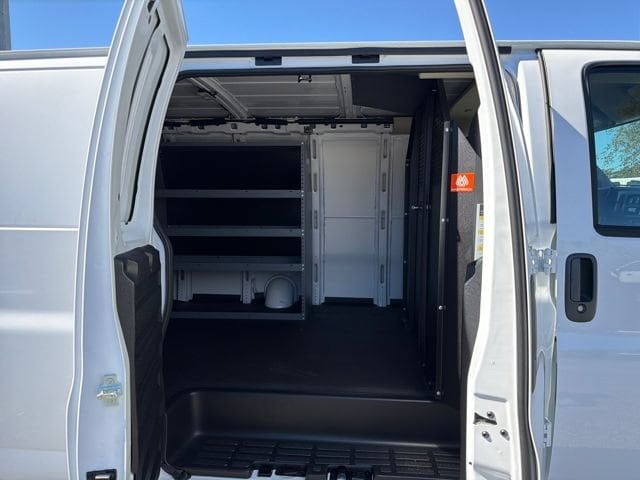 2025 Chevrolet Express Cargo Work Van - Photo 19