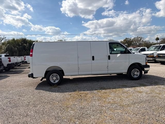2026 Chevrolet Express Cargo Work Van - Photo 16