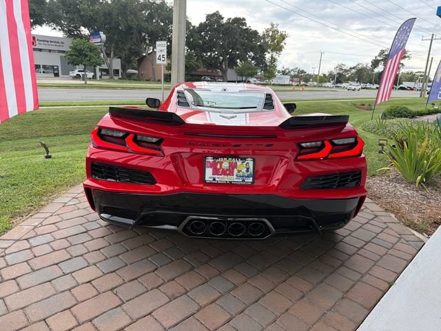 2027 Chevrolet Corvette 2LT - Photo 10