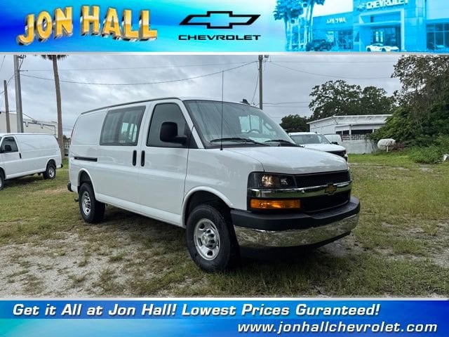 2025 Chevrolet Express 2500 Work Van HD's photo