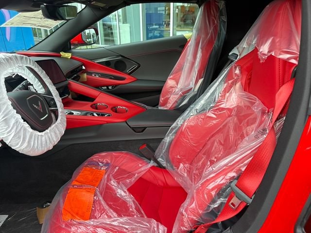 2027 Chevrolet Corvette 2LT - Photo 15